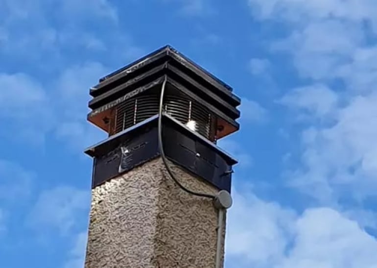 How is the Gemi Elettronica chimney fan assembled?